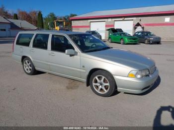  Salvage Volvo V70