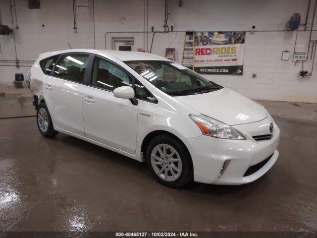  Salvage Toyota Prius v