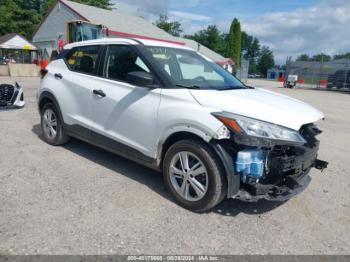  Salvage Nissan Kicks