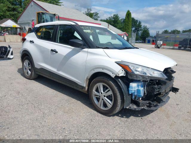  Salvage Nissan Kicks