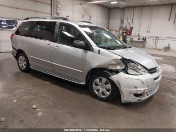  Salvage Toyota Sienna