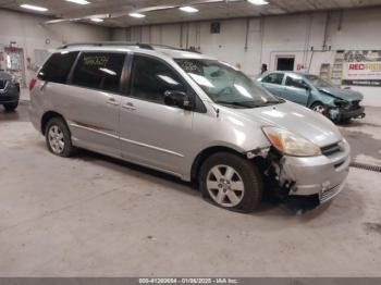  Salvage Toyota Sienna