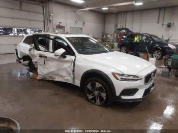  Salvage Volvo V60 Cross Country