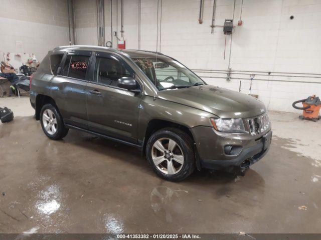  Salvage Jeep Compass