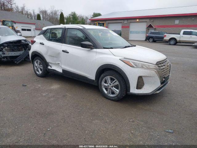  Salvage Nissan Kicks