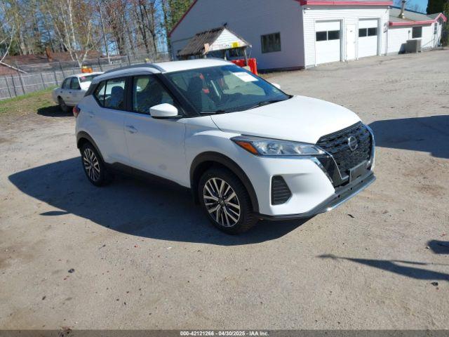  Salvage Nissan Kicks