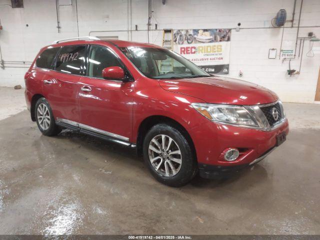  Salvage Nissan Pathfinder
