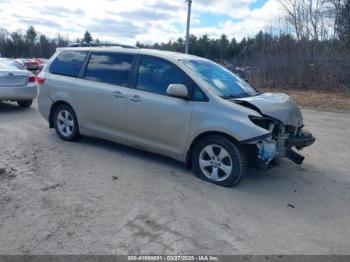  Salvage Toyota Sienna