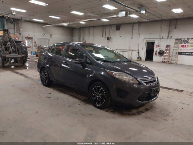  Salvage Ford Fiesta