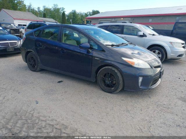  Salvage Toyota Prius