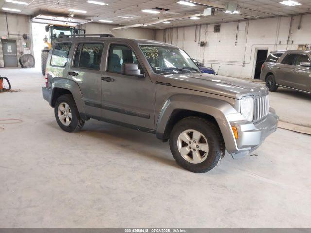  Salvage Jeep Liberty