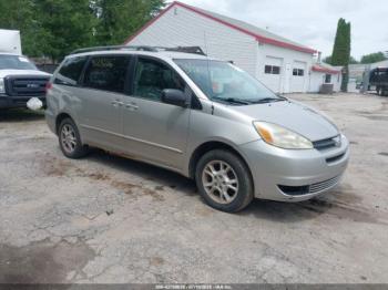  Salvage Toyota Sienna