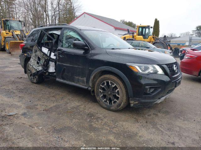  Salvage Nissan Pathfinder
