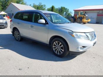 Salvage Nissan Pathfinder