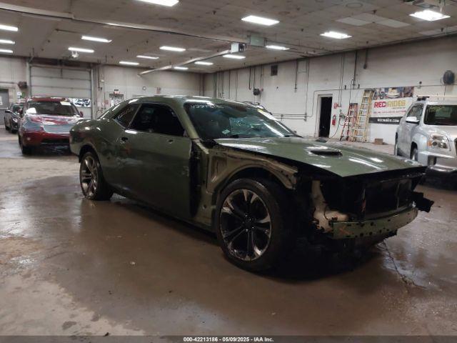  Salvage Dodge Challenger