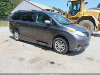  Salvage Toyota Sienna