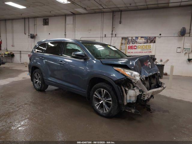  Salvage Toyota Highlander