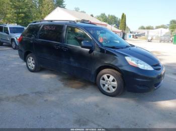  Salvage Toyota Sienna