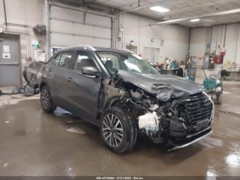  Salvage Nissan Kicks
