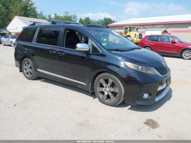  Salvage Toyota Sienna