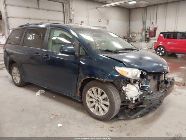  Salvage Toyota Sienna