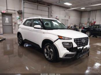  Salvage Hyundai VENUE