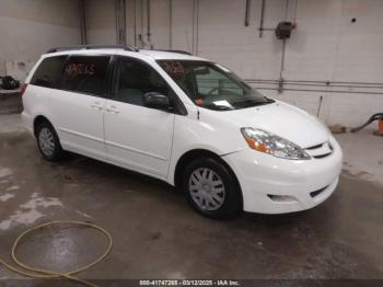  Salvage Toyota Sienna