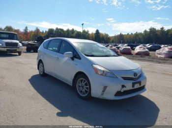  Salvage Toyota Prius v