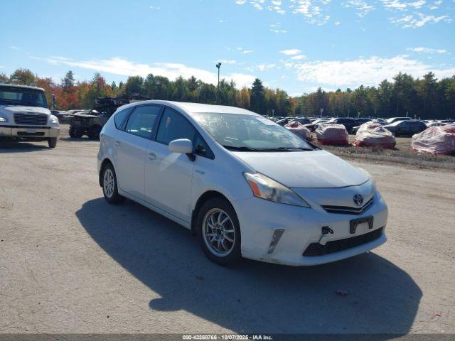  Salvage Toyota Prius v