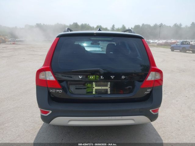 Volvo XC70 3.2 Image 2