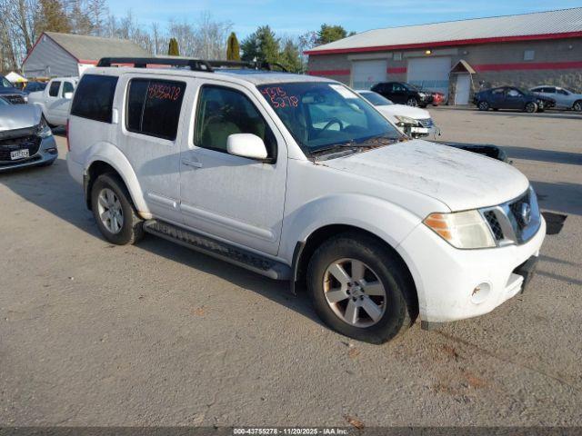  Salvage Nissan Pathfinder
