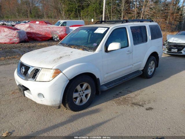 Nissan Pathfinder Se Image 2