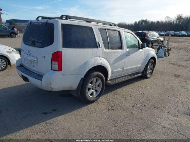 Nissan Pathfinder Se Image 11