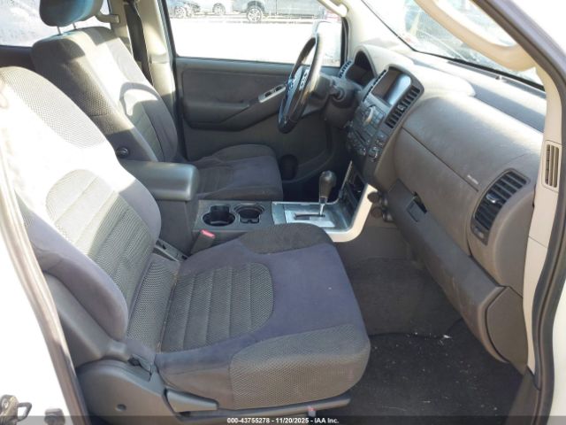 Nissan Pathfinder Se Image 3