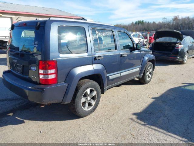 Jeep Liberty Sport Image 3