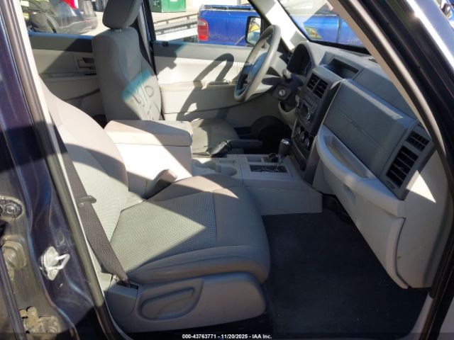 Jeep Liberty Sport Image 9