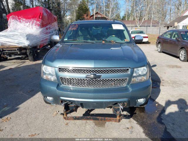 Chevrolet Suburban 1500 Ltz Image 3