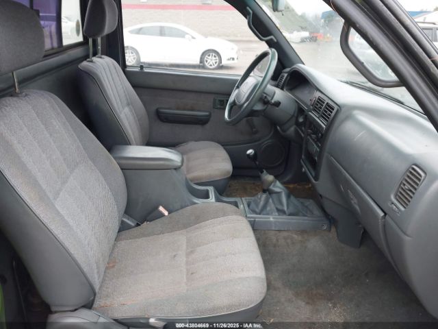 Toyota Tacoma Image 2