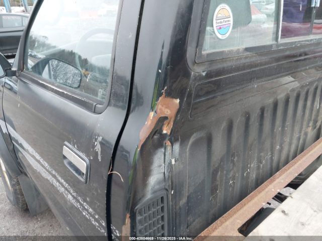 Toyota Tacoma Image 6