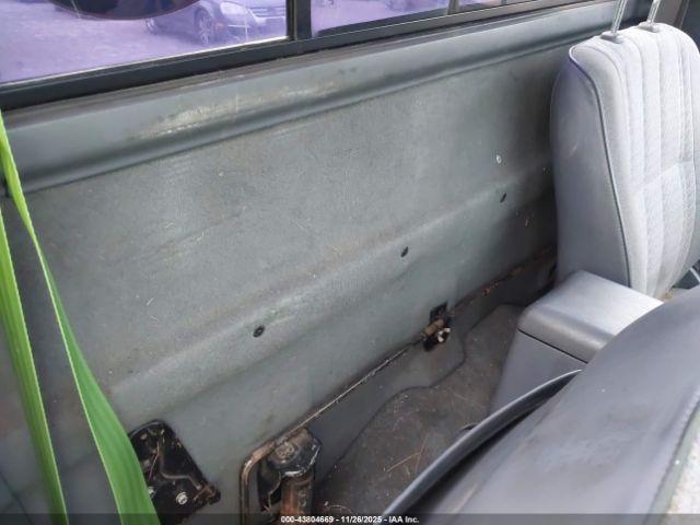 Toyota Tacoma Image 5