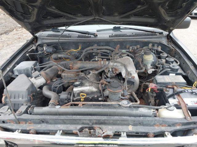 Toyota Tacoma Image 9