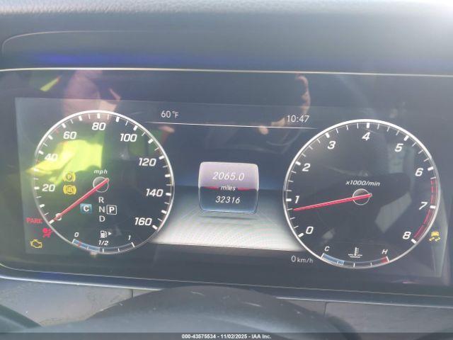 Mercedes-Benz E-Class 4matic Image 4