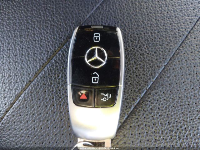 Mercedes-Benz E-Class 4matic Image 5