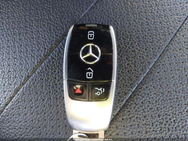 Mercedes-Benz E-Class 4matic Image 5