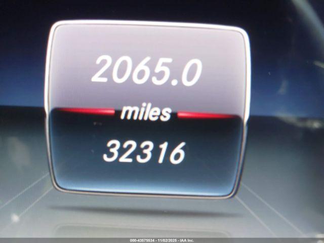 Mercedes-Benz E-Class 4matic Image 15