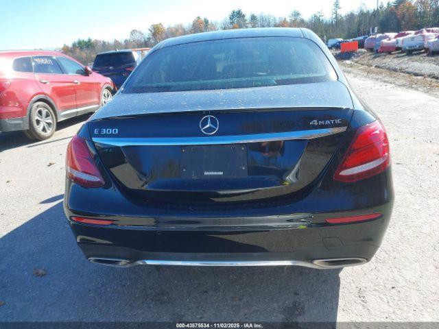 Mercedes-Benz E-Class 4matic Image 12