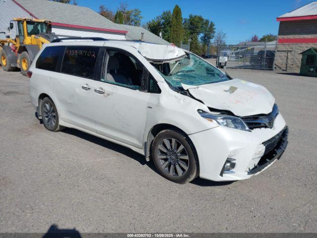  Salvage Toyota Sienna
