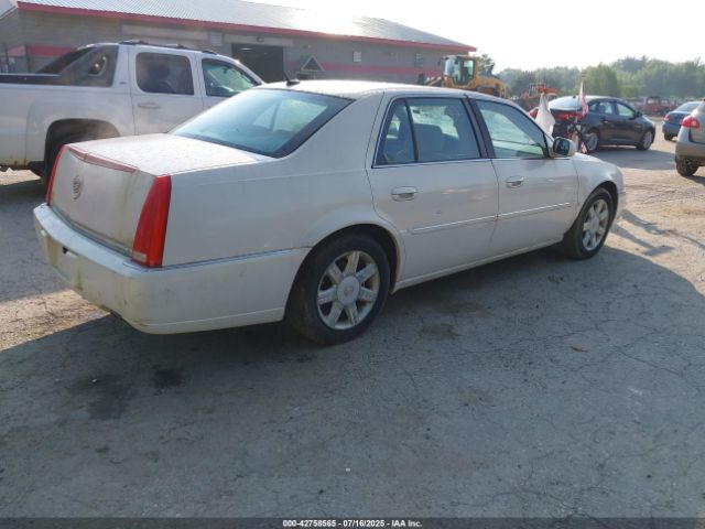 Cadillac DTS Standard Image 11