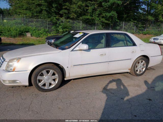 Cadillac DTS Standard Image 4