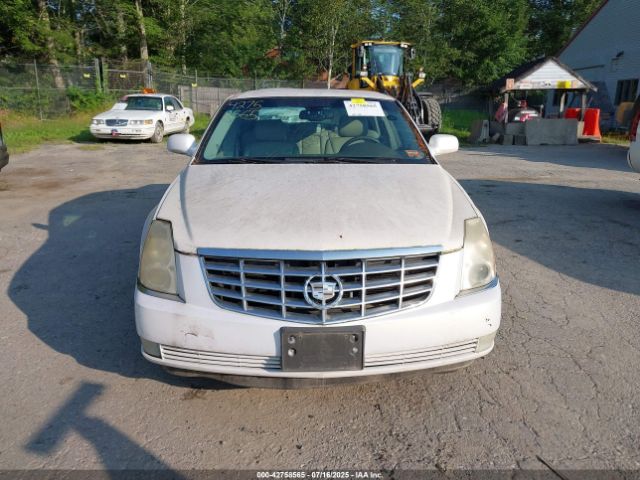 Cadillac DTS Standard Image 12
